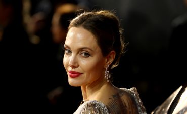 Анджелина Джоли