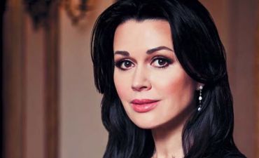 Анастасия Заворотнюк