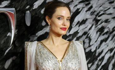 Анджелина Джоли