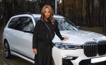 Виктория Батуи получила в подарок от мужа автомобиль