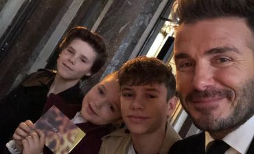 Семейная идиллия: супруг и дети поддержали Викторию Бекхэм на показе