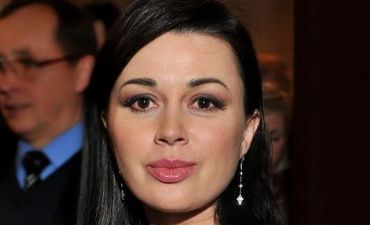 Анастасия Заворотнюк