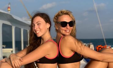 Оля Полякова с дочкой