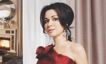 Анастасия Заворотнюк