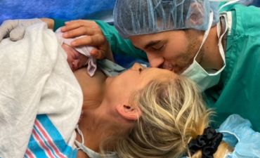 Энрике Иглесиас и Анна Курникова родили третьего ребенка