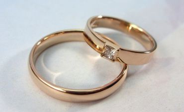 какие обручальные кольца в тренде