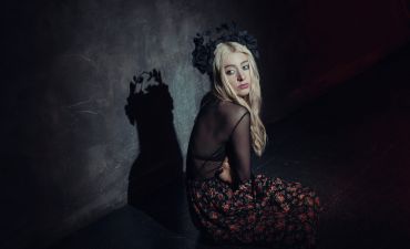 Vivienne Mort припиняє діяльність