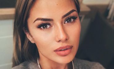 Пиджак на голое тело: Виктория Боня соблазняет откровенным образом