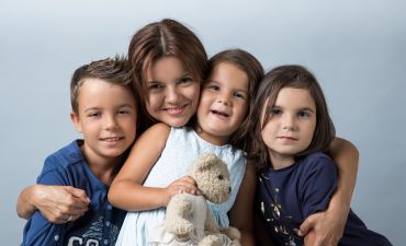 Маричка Падалко с детьми