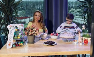 Тина Кароль и ее сын в загородном доме под Киевом