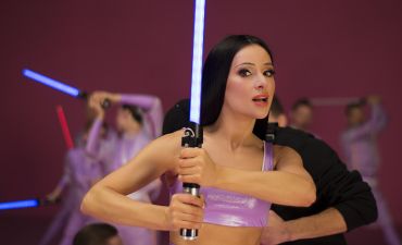 Злата Огневич в новом клипе