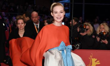 Эль Фаннинг произвела фурор на красной дорожке