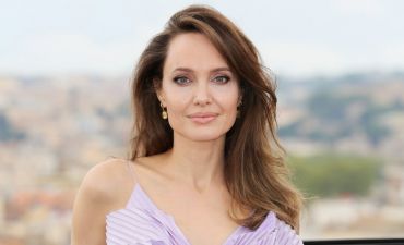 Анджелина Джоли