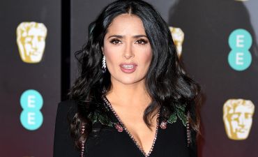 Сальма Хайек на красной дорожке BAFTA-2018