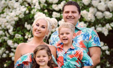 Катя Бужинская с мужем и детьми