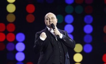 Юрий Ткач взорвал публику "Голоса країни" хитом "Я і Сара": кто обернулся к комику?