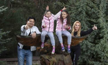 Камалия с мужем и детьми