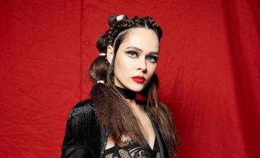 Юлия Санина