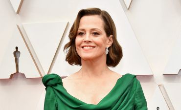 Сигурни Уивер