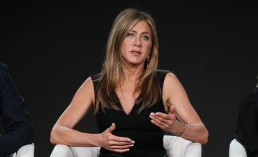 Дженнифер Энистон