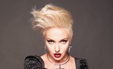 Оля Полякова