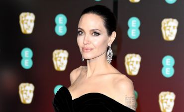 Анджелина Джоли