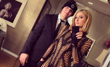 Пэрис Хилтон в откровенном платье