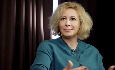 Олена Акопян