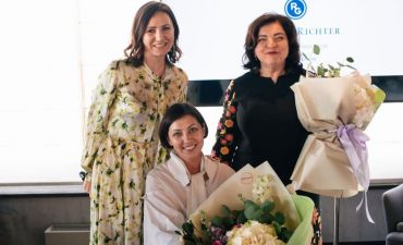 Жінка України