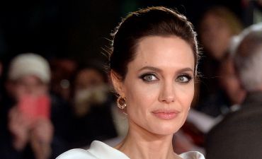 Анджелина Джоли