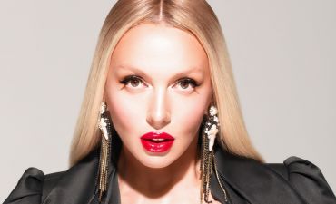 Оля Полякова