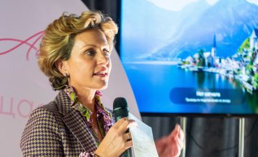 Кетрін Холівел