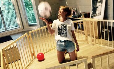 Многодетна мама Елена Кравец продемонстрировала впечатляющую гибкость