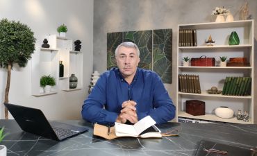 Доктор Комаровський