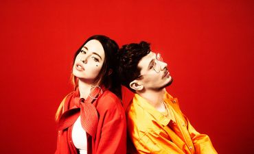 Позитив против Нади Дорофеевой: артисты устроили танцевальный батл в стильных тотал-луках