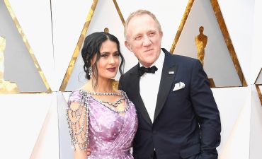 Сальма Хайек появилась на красной дорожке "Оскара-2018" с любимым мужем