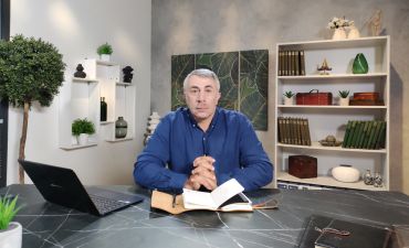 Доктор Комаровський