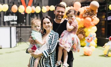 Тімур Мірошниченко і його дружина з дітьми