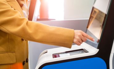 зняти готівку з української картки в Польщі