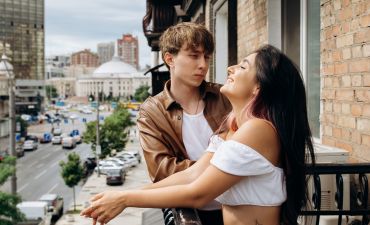 Аня Трінчер і MBreeze