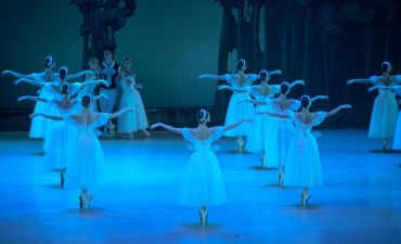 останній місяць 2022 року в Національній опері України