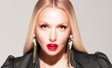 Оля Полякова