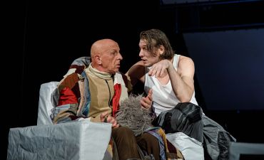 Театральный апрель: Шиллер, Цвейг, Гоголь, журналист Вертинский и премьера про Маму