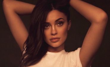 Кайли Дженнер показала дочь