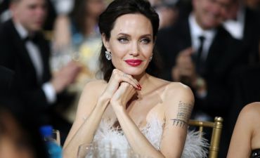 Анджелина Джоли