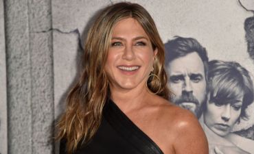 Ни намека на печаль: Дженнифер Энистон впервые после развода появилась на вечеринке