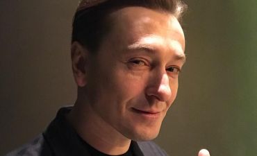 Любимые девочки: Сергей Безруков показал красавицу-жену и подросшую дочь