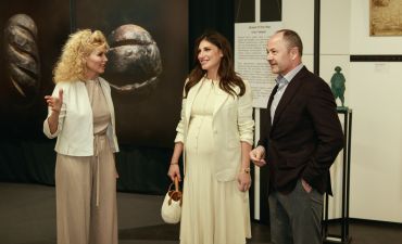 Тігіпко з вагітною дружиною прийшов на річницю Art Ukraine Gallery