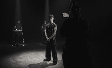 Артем Пивоваров и инкогнито-певица Klavdia Petrivna представили совместный клип