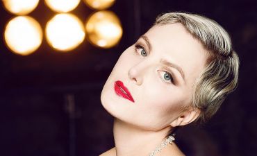 Как они похожи! Рената Литвинова показала взрослую дочь Ульяну